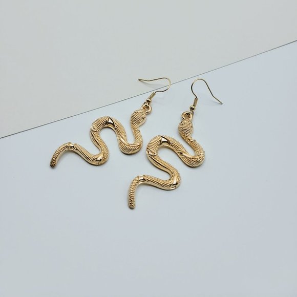 Gold Color Serpent Snake Earrings - Picture 4 of 4